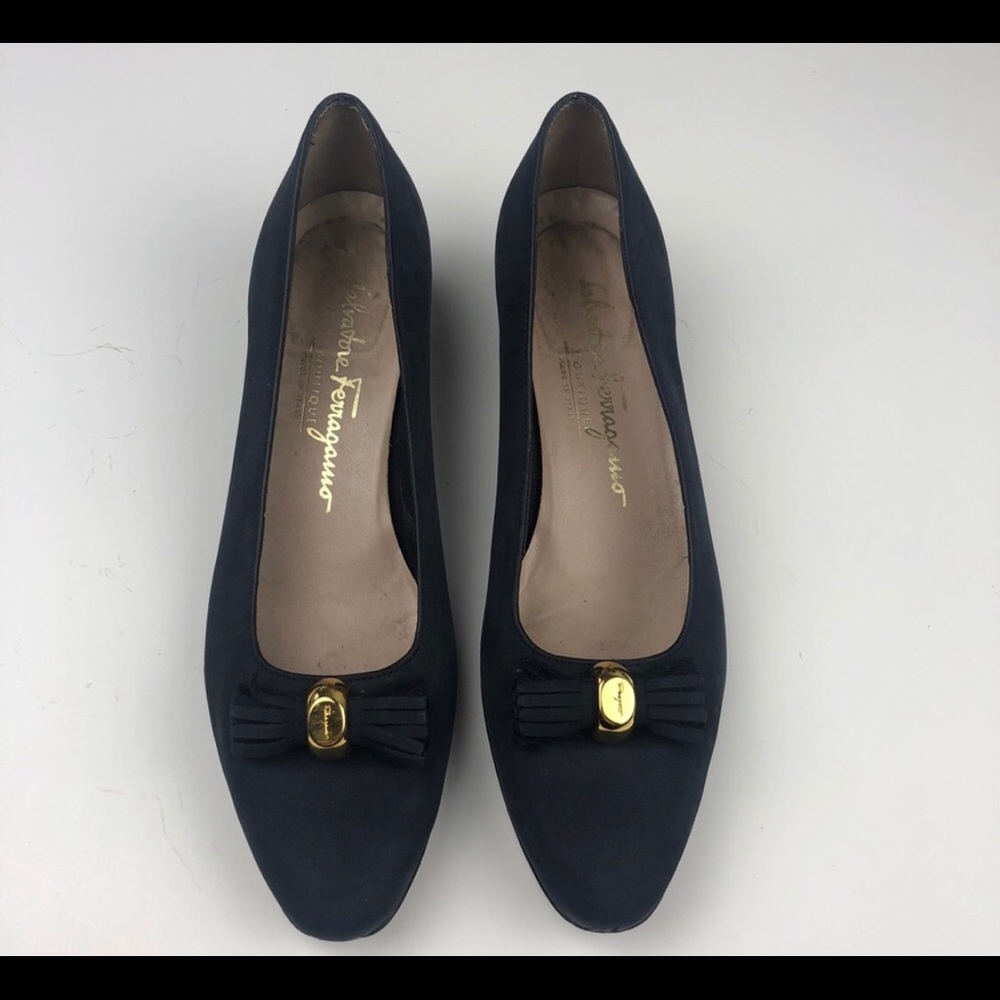 Navy Blue Suede Ferragamo Low Heel Shoes Size 7AA
